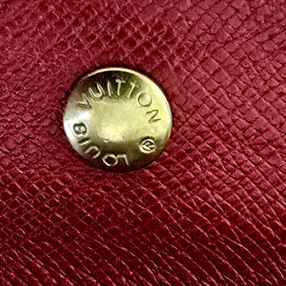 Louis Vuitton Vintage Red Epi 4 Key Holder - Picture 4 of 15
